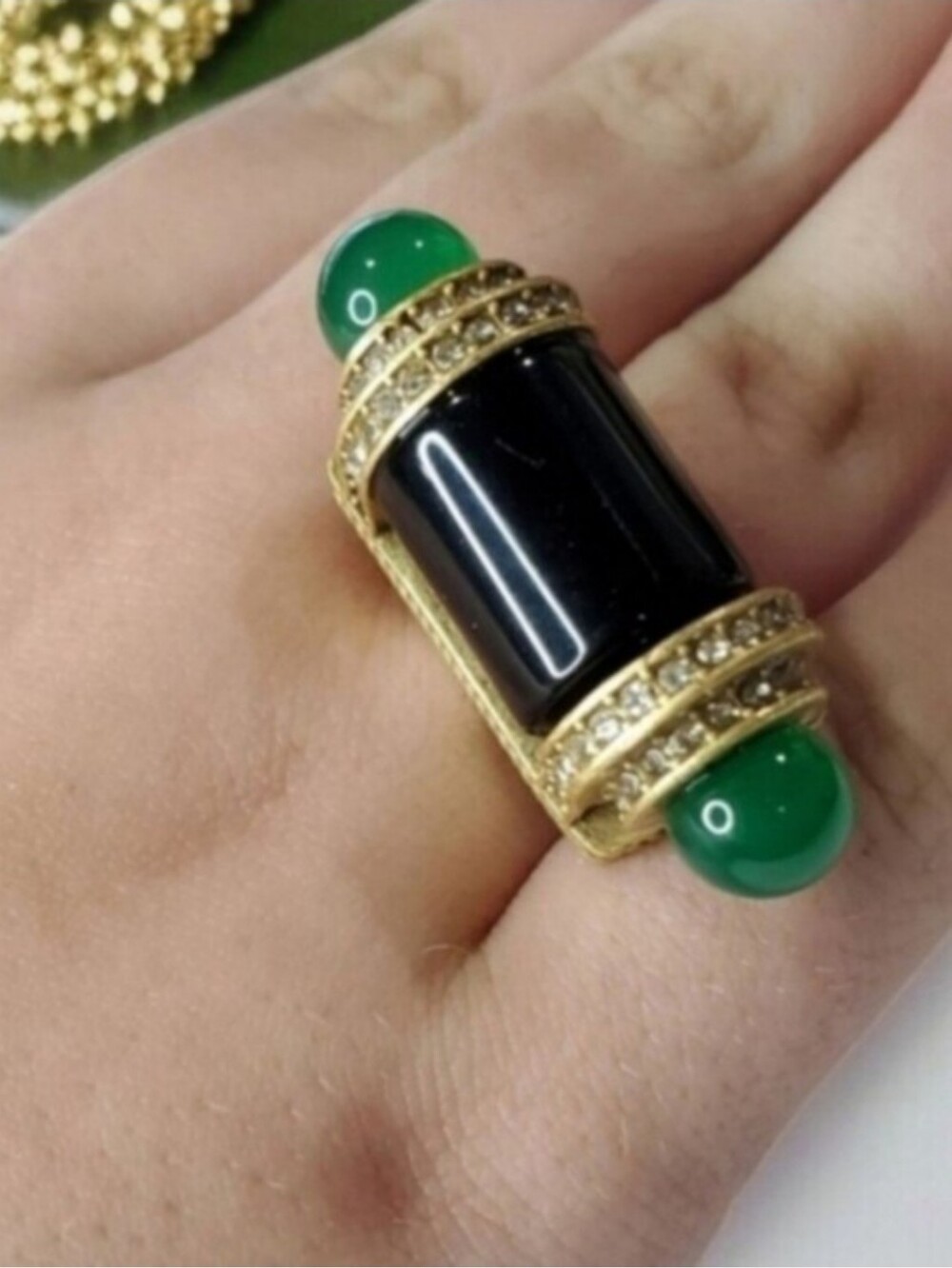 Massive Byzantine Vintage Vibes Onyx & Emerald Glass Cabochon Statement Ring - Picture 5 of 6